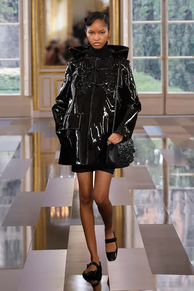 Look 24
